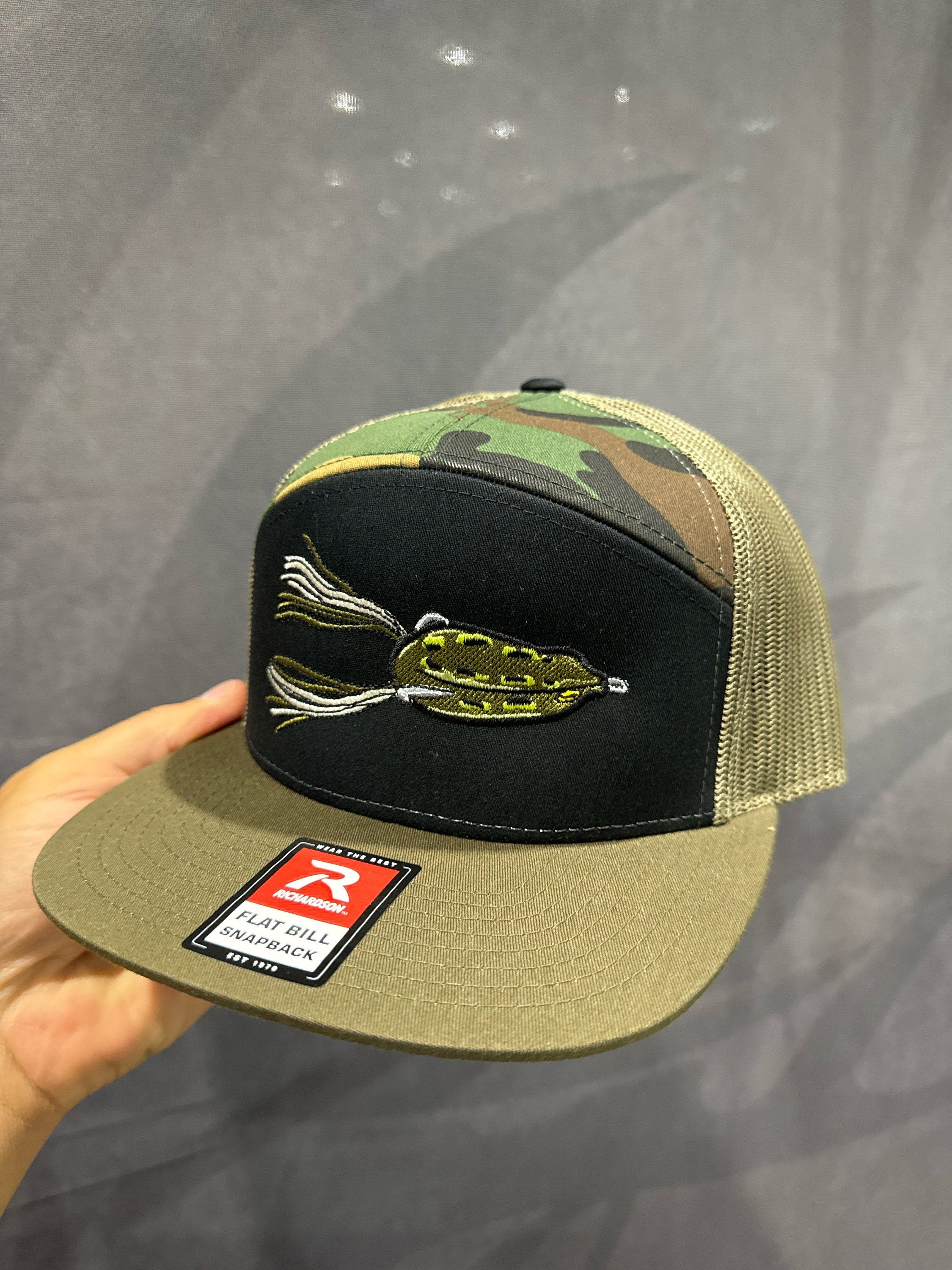 Topwater Frog Lure Bass Fising Camo 7 Panel Hat